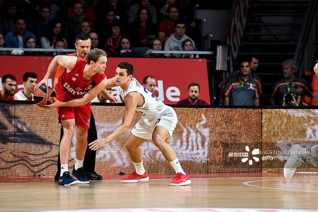 门将诺伊尔200场零封，德甲历史第一