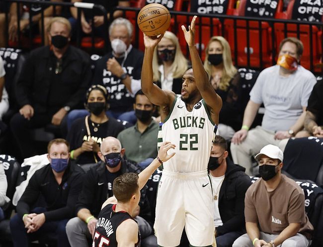 爱德华兹生涯1万分 森林狼战胜骑士